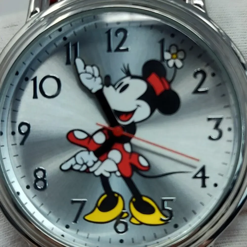 Disney Minnie Mouse Red Polka Dot Watch Classic Silver-toned